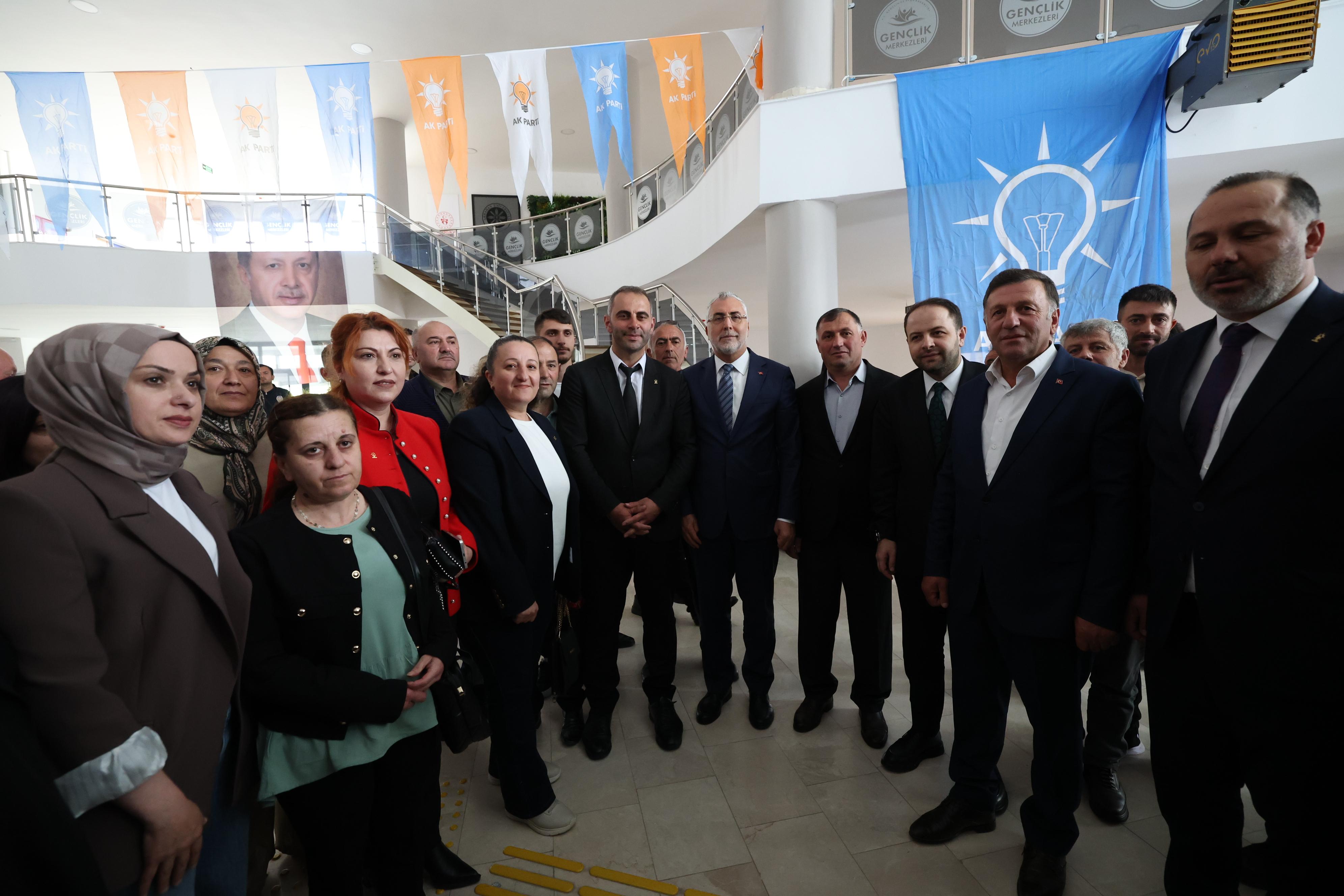 Bakan Işıkhan, Ardahan’da Ziyaretlerde Bulundu
