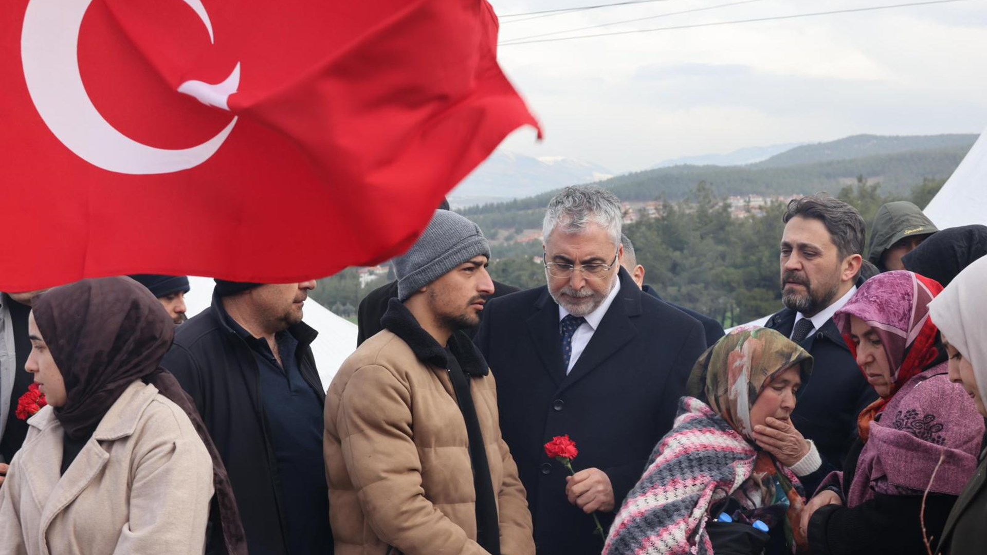 Bakan Işıkhan, 6 Şubat Depremlerinin İkinci Yıldönümünde Kahramanmaraş’ta Anma Programlarına Katıldı