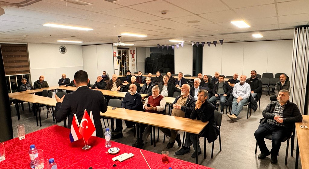 The personnel of our Labour and Social Security Attaché's Office in Deventer came together with our citizens in the HDV Rotterdam Mevlana Mosque.