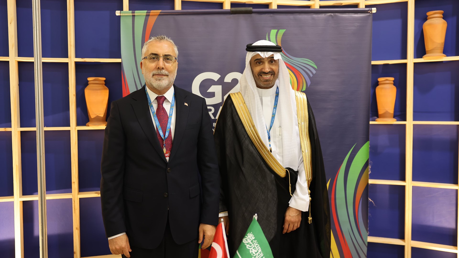 Çalışma ve Sosyal Güvenlik Bakanı Prof. Dr. Vedat Işıkhan, Brezilya'nın Fortaleza kentinde düzenlenen "G20 Çalışma ve İstihdam Bakanları Toplantısı" kapsamında düzenlenen "Adil Geçiş Liderlik Forumu"nda konuştu.