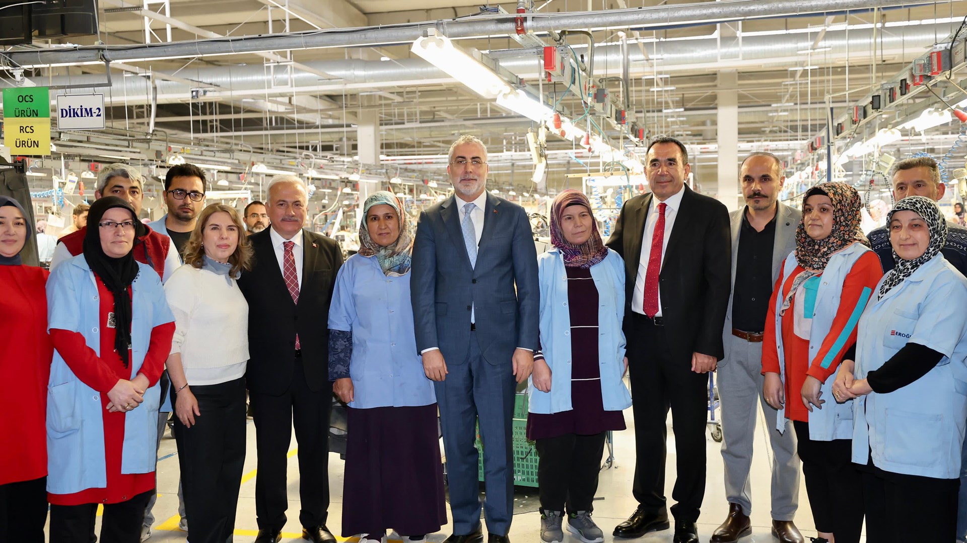 Çalışma ve Sosyal Güvenlik Bakanı Prof. Dr. Vedat Işıkhan, çeşitli ziyaretlerde bulunmak ve programlara katılmak üzere Aksaray’a gitti.