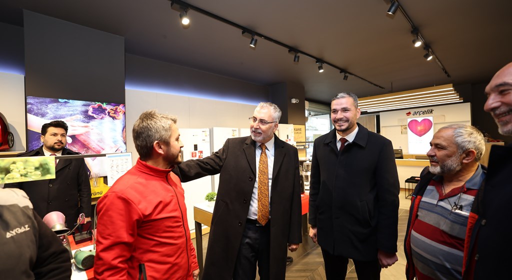 Çalışma ve Sosyal Güvenlik Bakanı Prof. Dr. Vedat Işıkhan, çeşitli temaslarda bulunmak ve programlara katılmak üzere Konya’ya gitti.