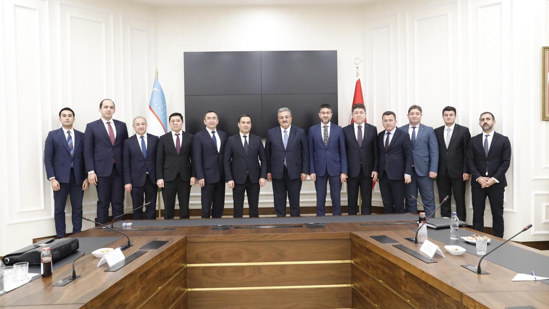 Bakan Yardımcımız Faruk Özçelik, Özbekistan Dışişleri Bakan Yardımcısı Olimjon Abdullaev ile Görüştü