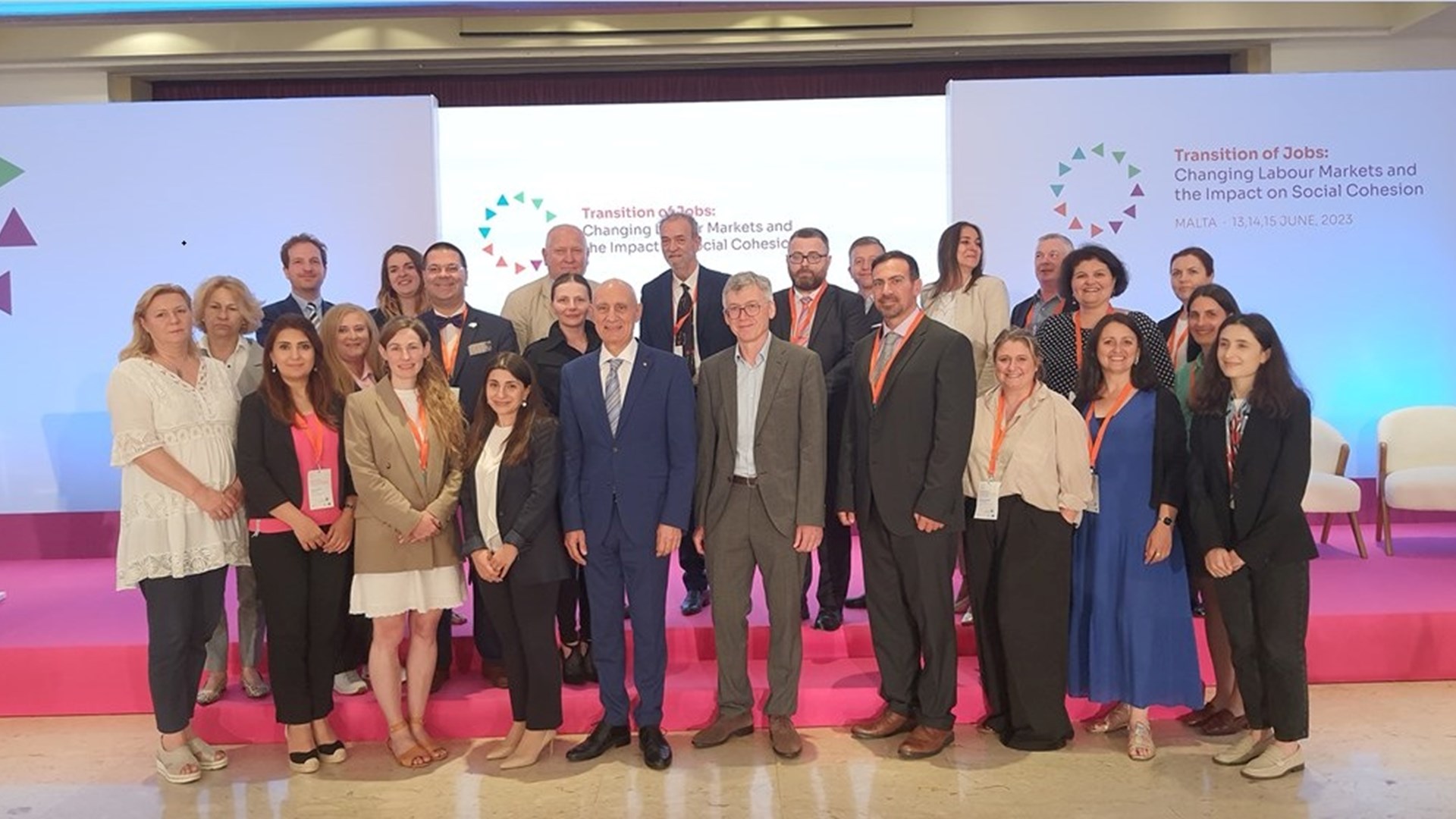 Malta Hükümeti ile Avrupa Konseyi tarafından düzenlenen “İşlerin Dönüşümü: Değişen İşgücü Piyasaları ve Sosyal Uyum Üzerindeki Etkisi” konulu Konferans ile Avrupa Sosyal Uyum Komitesi'nin (CCS) üçüncü toplantısı, 14-15 Haziran 2023 tarihlerinde Malta’da gerçekleştirildi.