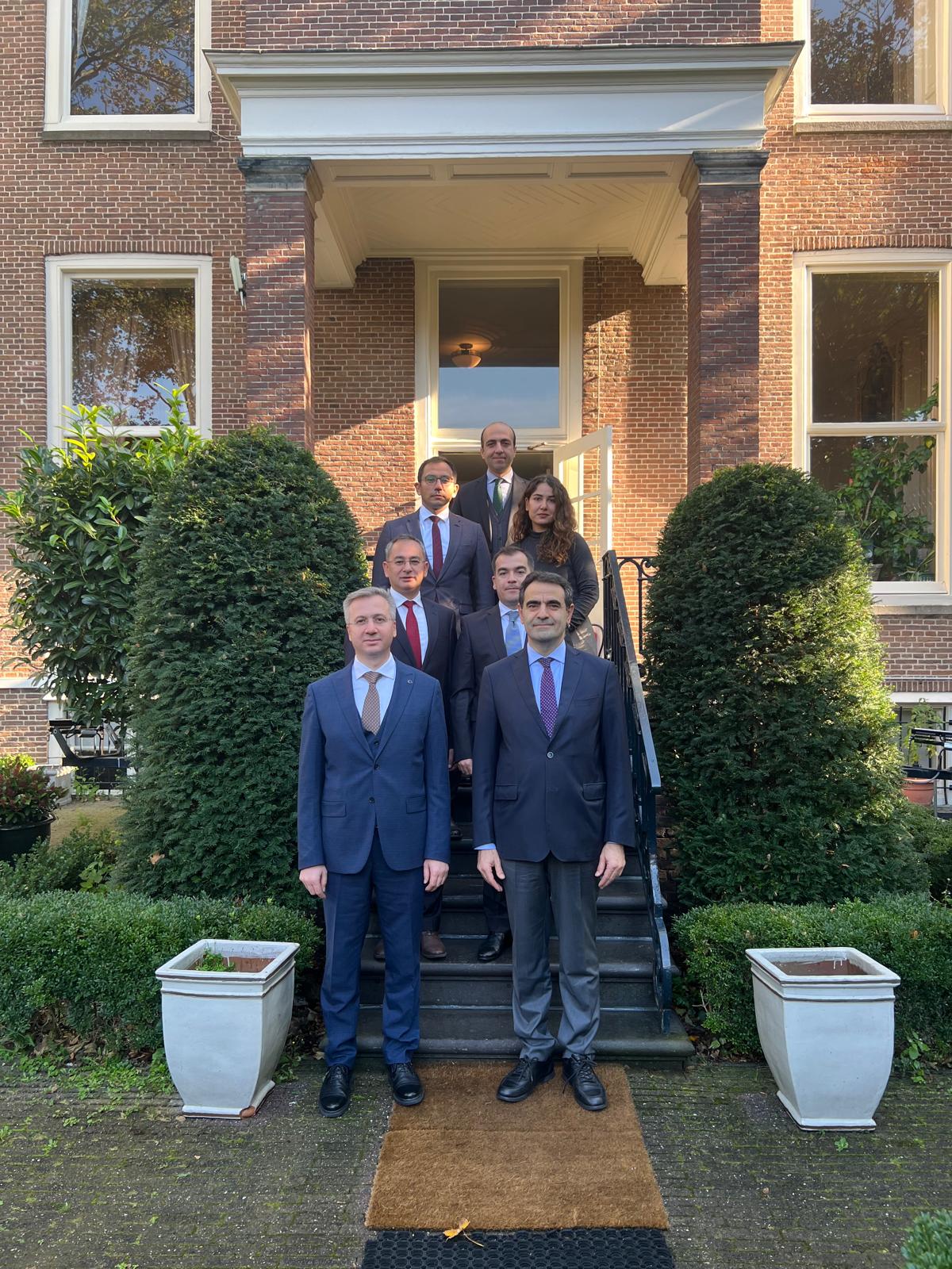 Berlin ve Lahey Büyükelçilikleri ziyaret edildi. 