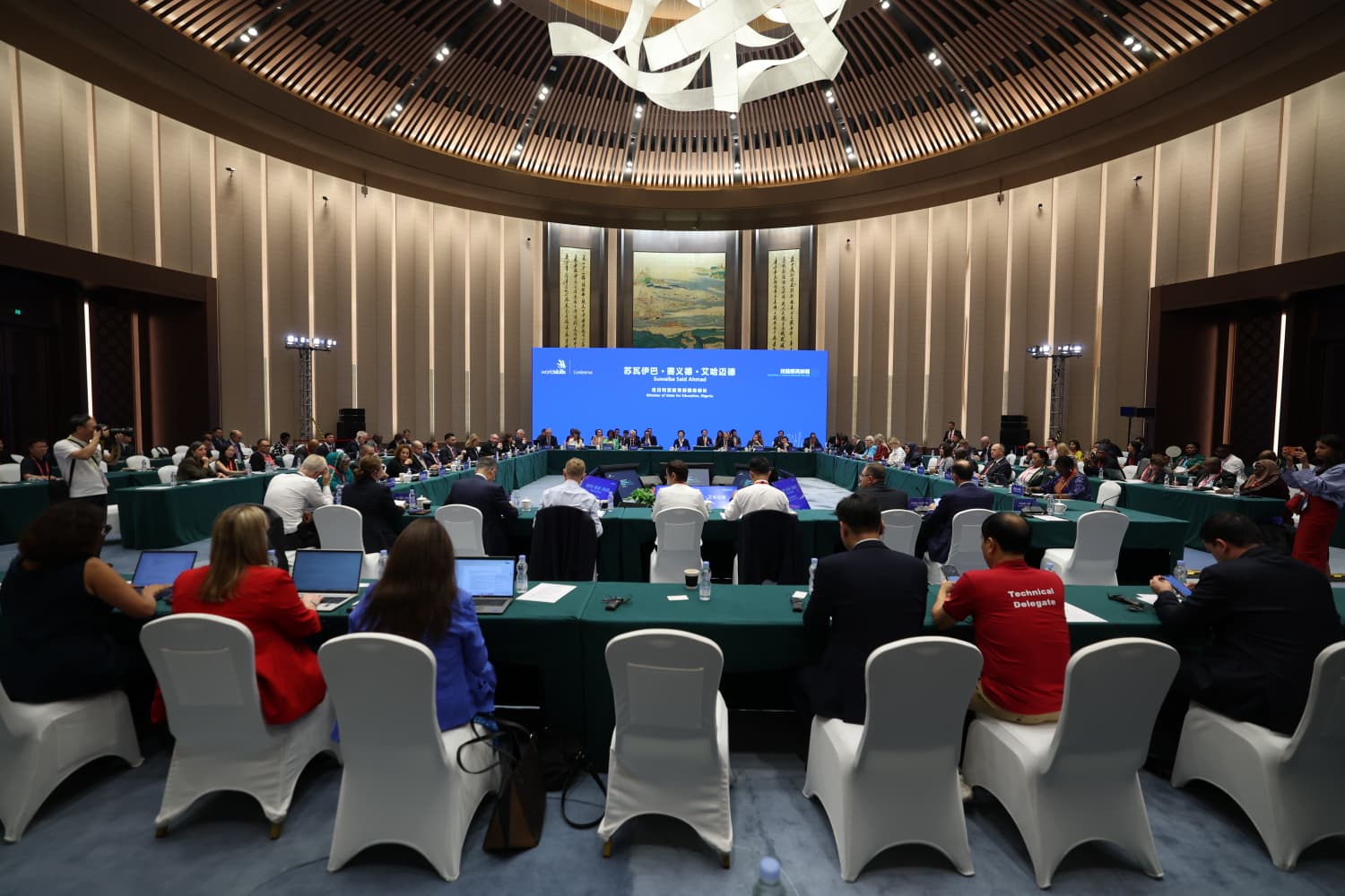 Çalışma ve Sosyal Güvenlik Bakanı Prof. Dr. Vedat Işıkhan, “2026 Dünya Beceriler Zirvesi Bakanlar Toplantısı”na katılmak ve çeşitli temaslarda bulunmak üzere Çin Şanhay’a gitti.