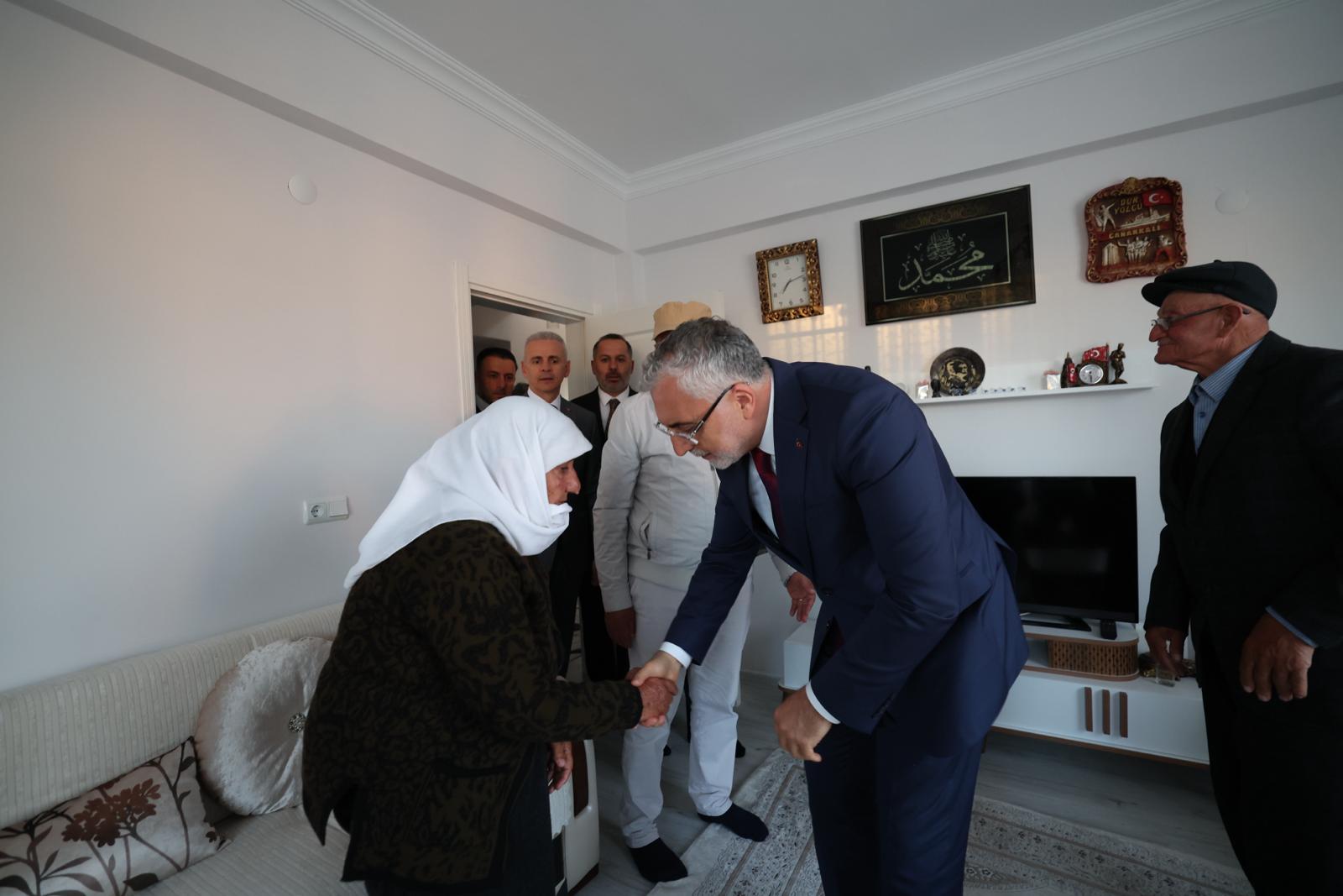 Bakan Işıkhan, Ardahan’da Ziyaretlerde Bulundu