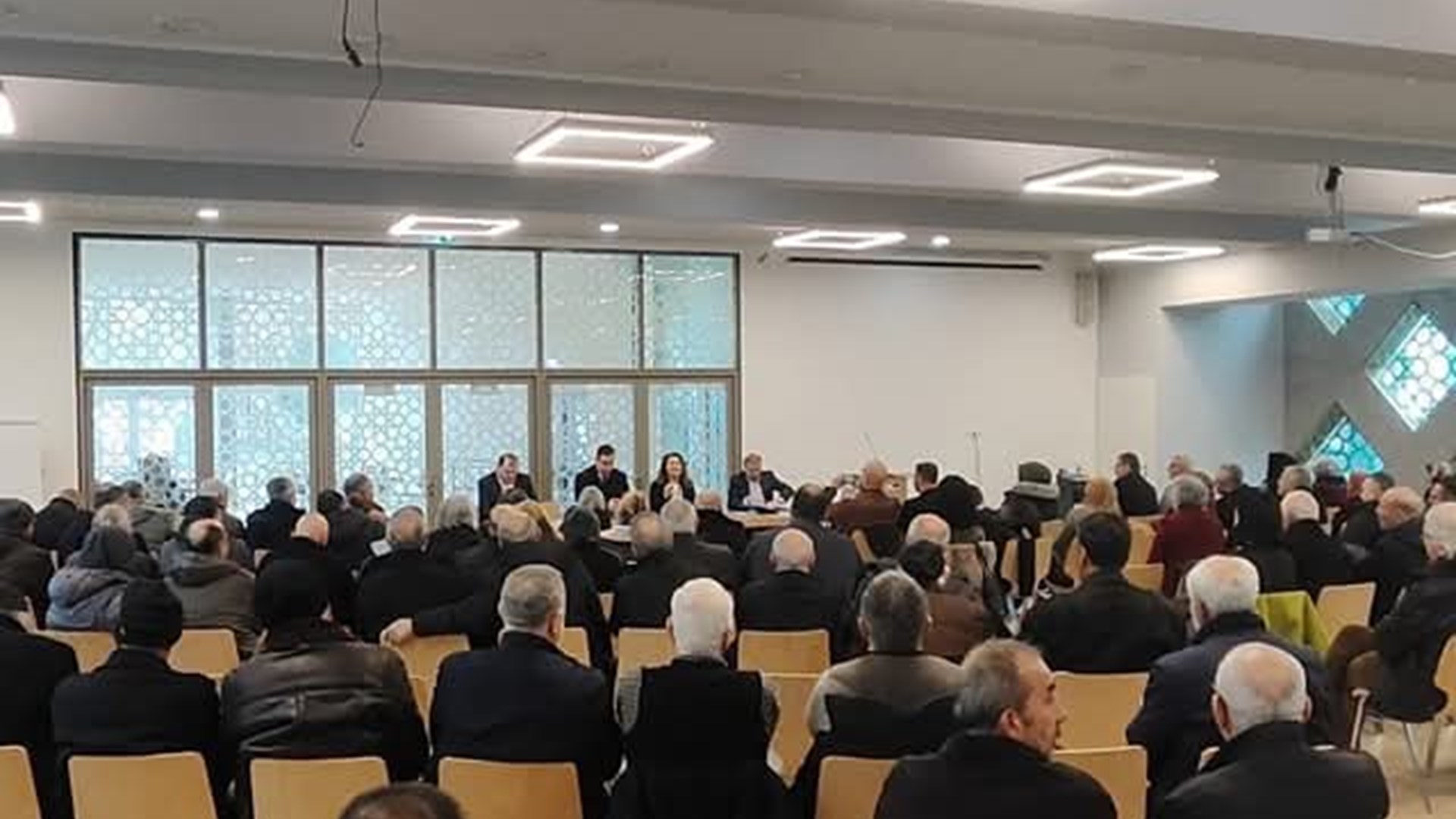 Stuttgart Ataşeliğimizce 2 Şubat 2025 Perşembe akşamı Çağdaş Yaşamı Destekleme Derneği’nde ve 9 Şubat 2025 Pazar günü DİTİB Esslingen Yunus Emre Cami Derneği’nde vatandaşlarımızla bir araya gelinmiş ve bilgilendirme toplantıları yapılmıştır.