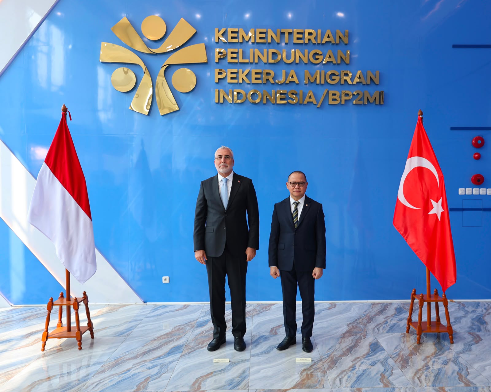 Türkiye-Endonezya Bakanlıklararası Ortak Çalışma Komisyonu Birinci Toplantısı, Çalışma ve Sosyal Güvenlik Bakanı Prof. Dr. Vedat Işıkhan ile Endonezya İşgücü Bakanı Prof. Dr. Yassierli ve Endonezya ve Türkiye heyetlerinin katılımıyla Cakarta’da gerçekleşti.