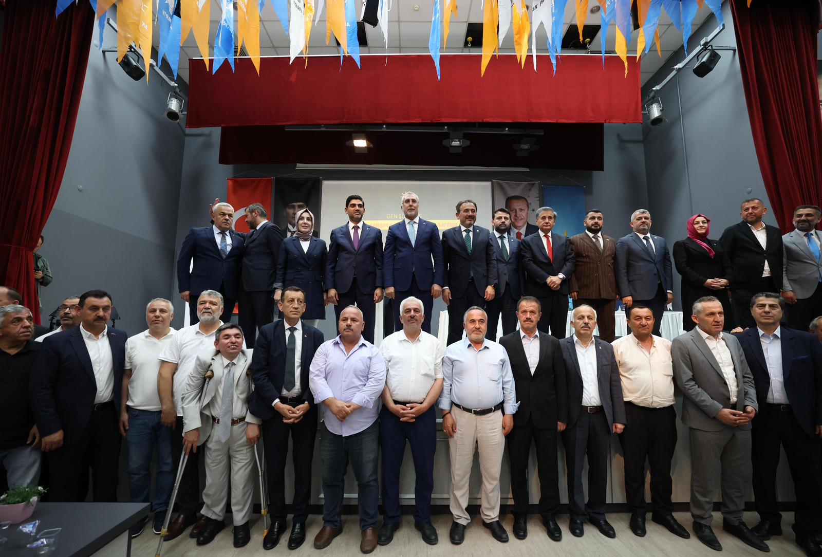 Bakan Işıkhan, Karabük’te Ziyaretlerde Bulundu