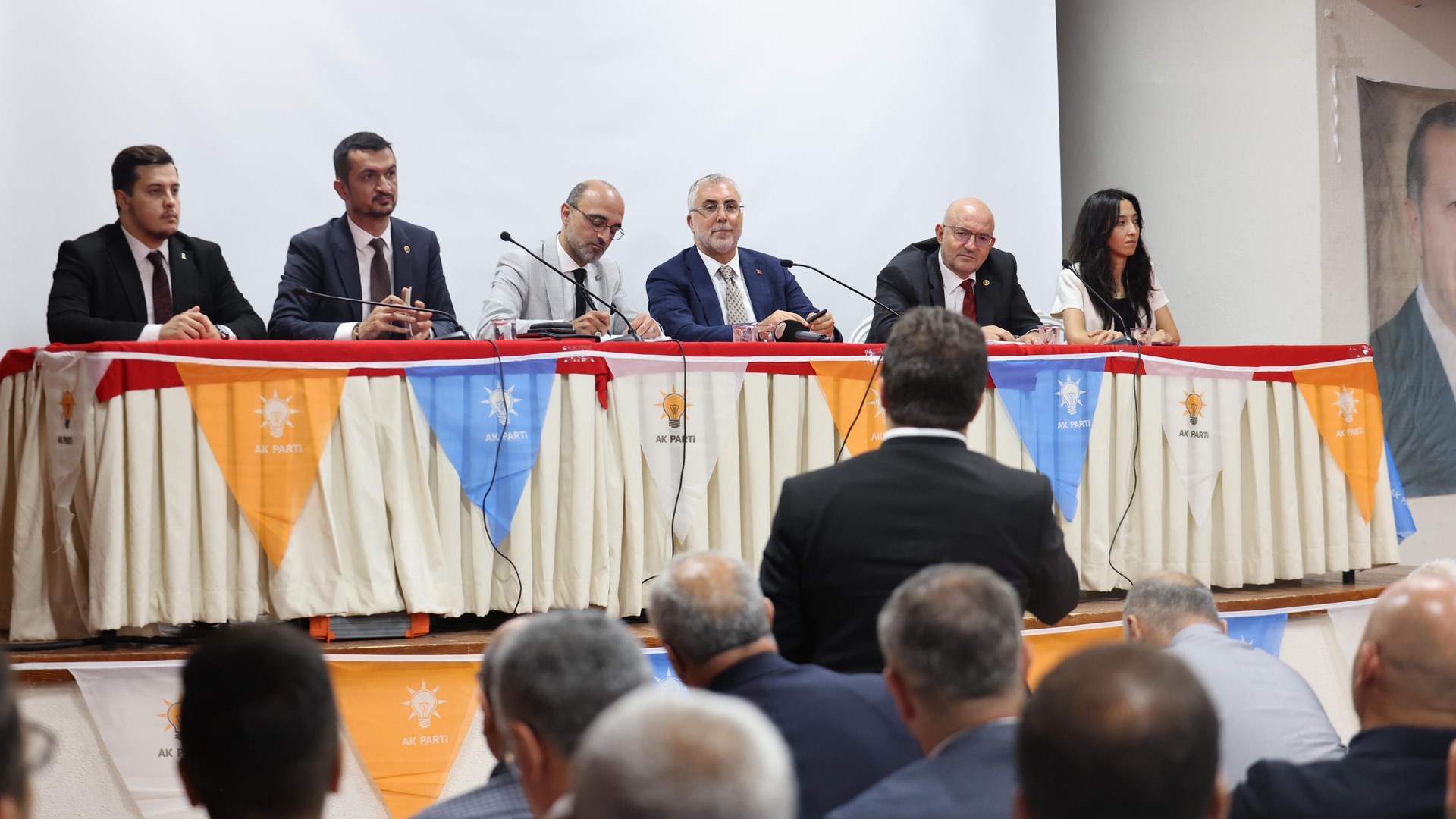 Bakan Işıkhan, Türkiye Yüzyılı Buluşmaları Kapsamında Burdur’da Ziyaretlerde Bulundu