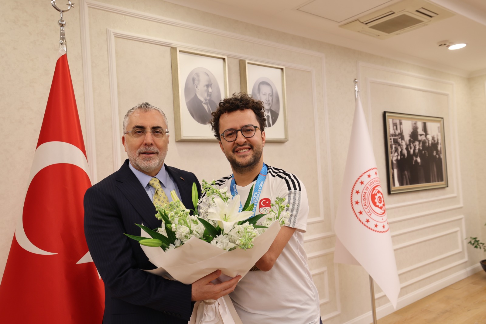 Employed at our Directorate General since 2012 and owner of 95 medals internationally and nationally in swimming, our national swimmer Hamit Demir achieved yet another success in the branch. 