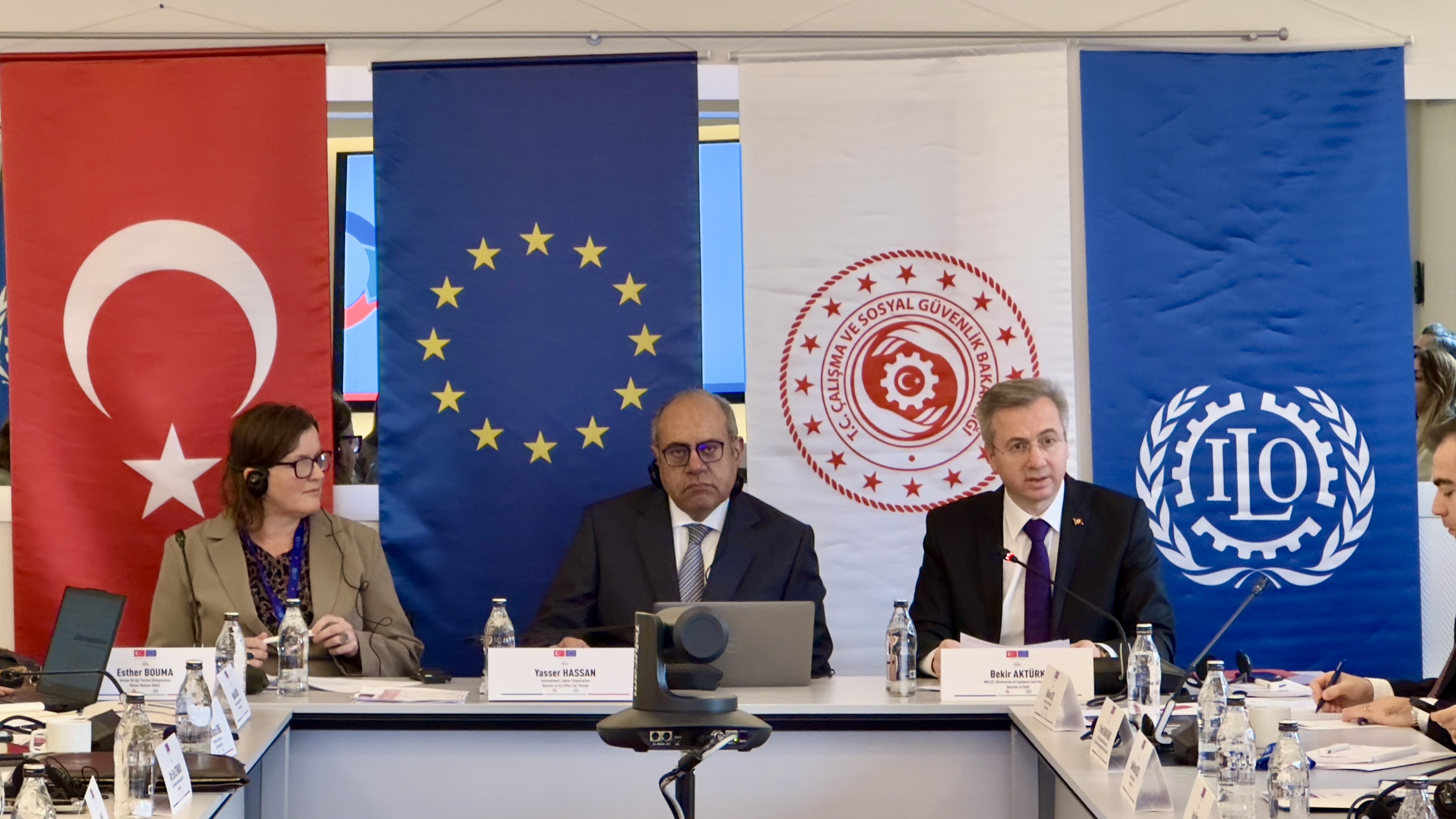 “İş Teftiş, Rehberlik ve Sosyal Diyalog Yoluyla İşyeri Uyumunun Güçlendirilmesi” Projesi çerçevesinde düzenlenen 5. Yönlendirme Komitesi Toplantısı, 1 Aralık 2025 tarihinde ILO Türkiye Ofisi’nde gerçekleştirildi.