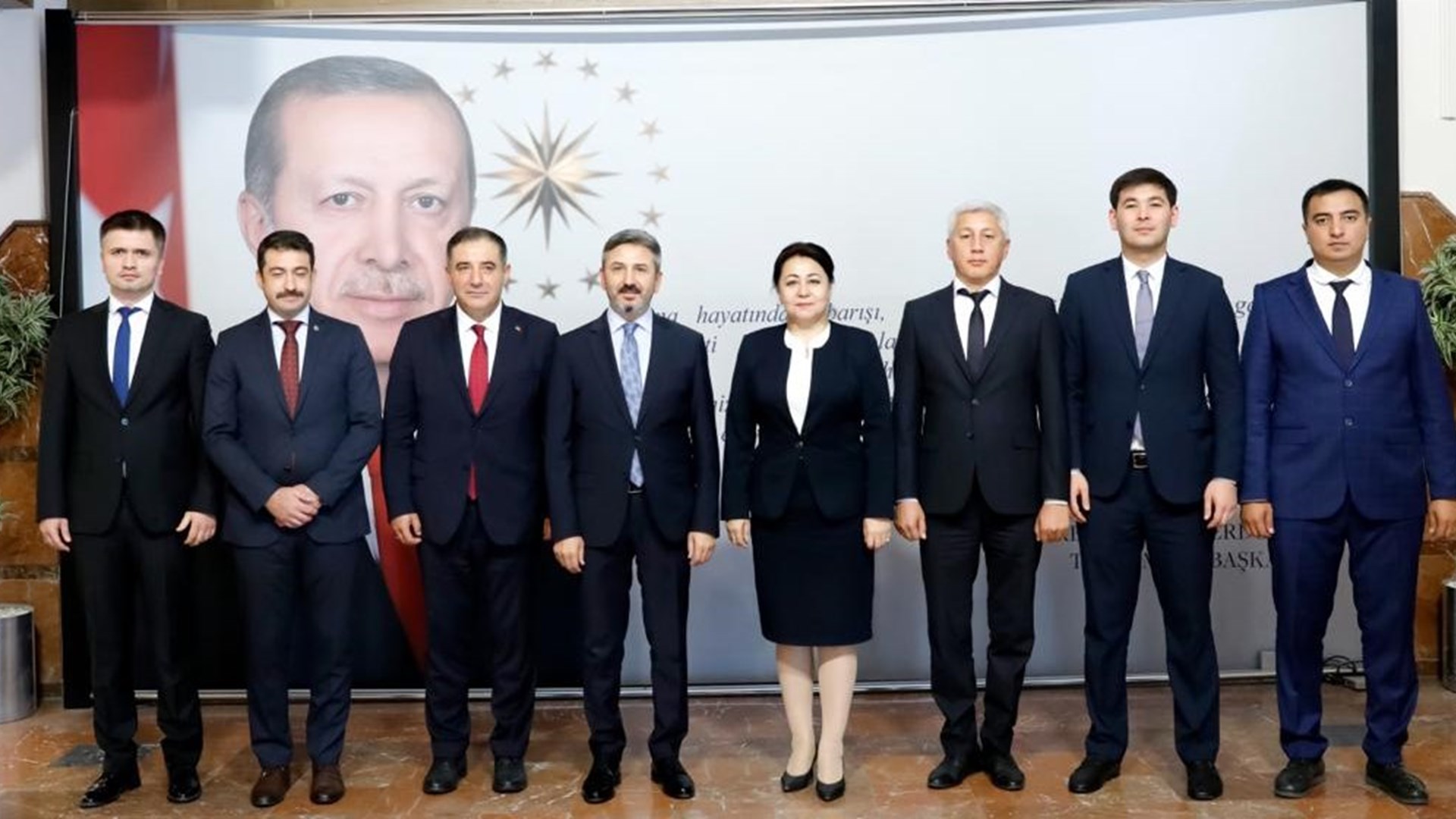 Özbekistan İstihdam ve Yoksulluğun Azaltılması Bakan Yardımcısı Sayın Turdiboyeva Rano ESHOVNA ve beraberindeki heyet 7 Eylül 2023 tarihinde Bakanlığımızı ziyaret ederek Bakan Yardımcımız Sayın Ahmet AYDIN ile bir görüşme gerçekleştirdi.