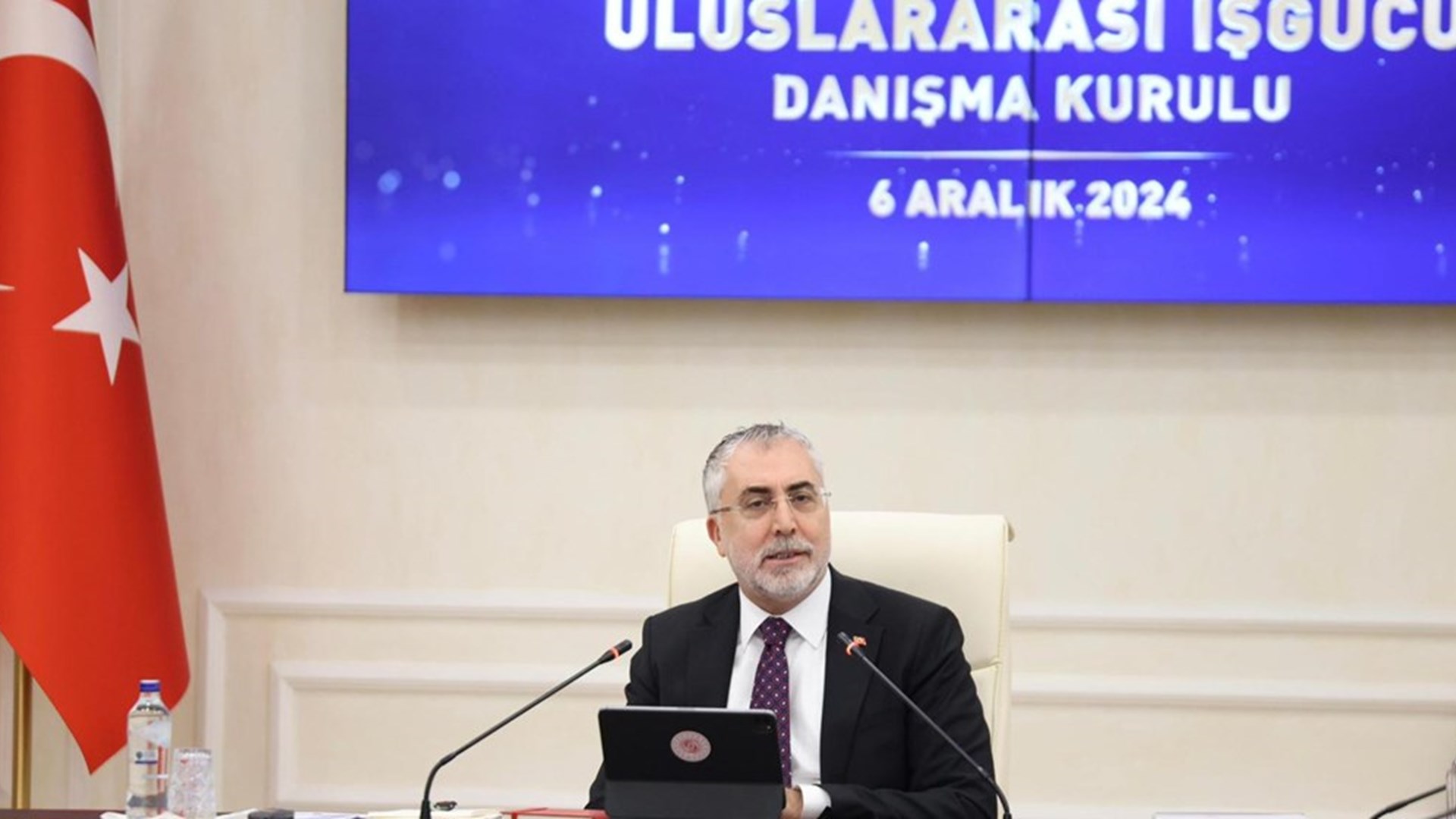 Çalışma ve Sosyal Güvenlik Bakanı Sayın Prof. Dr. Vedat Işıkhan başkanlığında, 6 Nisan’da Resmi Gazete'de yayımlanan Cumhurbaşkanlığı Kararnamesi ile ihdas edilen Uluslararası İşgücü Danışma Kurulu’nun ilk toplantısı gerçekleştirildi.