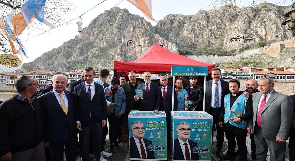 Çalışma ve Sosyal Güvenlik Bakanı Prof. Dr. Vedat Işıkhan, çeşitli temaslarda bulunmak ve programlara katılmak üzere Tokat, Amasya ve Çorum illerini ziyaret etti.
