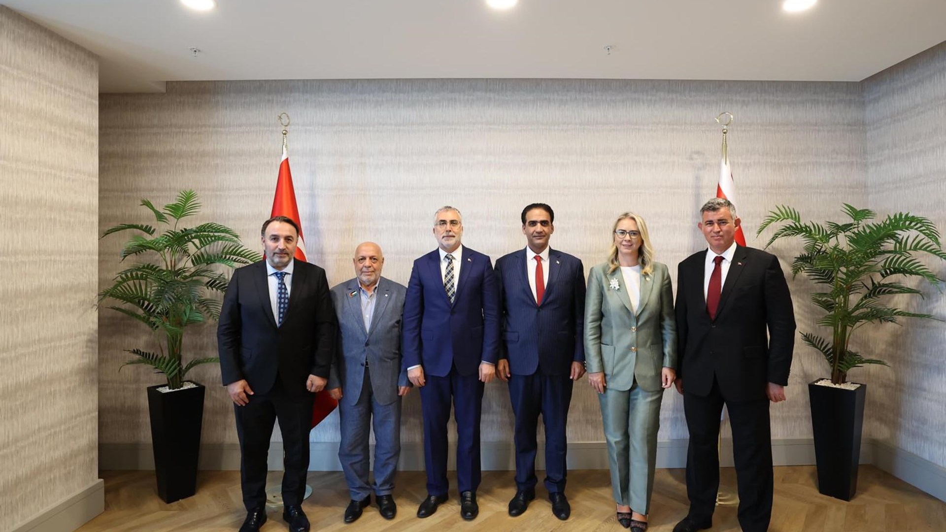 Çalışma ve Sosyal Güvenlik Bakanı Prof. Dr. Vedat Işıkhan, programlara katılmam ve çeşitli temaslarda bulunmak üzere Kuzey Kıbrıs Türk Cumhuriyeti’ne (KKTC) gitti.