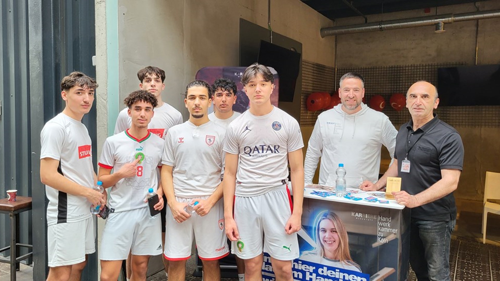 Köln Çalışma ve Sosyal Güvenlik Ataşeliğimizin T.C. Köln Başkonsolosluğunun himayesinde DİTİB Köln Bölge Veliler Birliği ile birlikte çeşitli etkinliklerle gerçekleştirdiği “19 Mayıs Atatürk’ü anma Gençlik ve Spor Bayramı” büyük bir coşkuyla kutlandı.