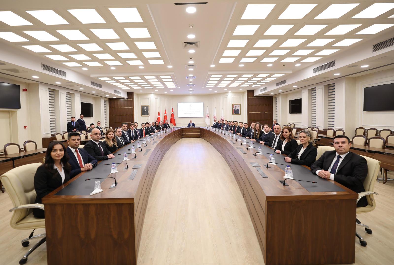 Bakan Işıkhan, “İş Müfettişi Yardımcıları Rozet Takma Töreni”ne Katıldı.