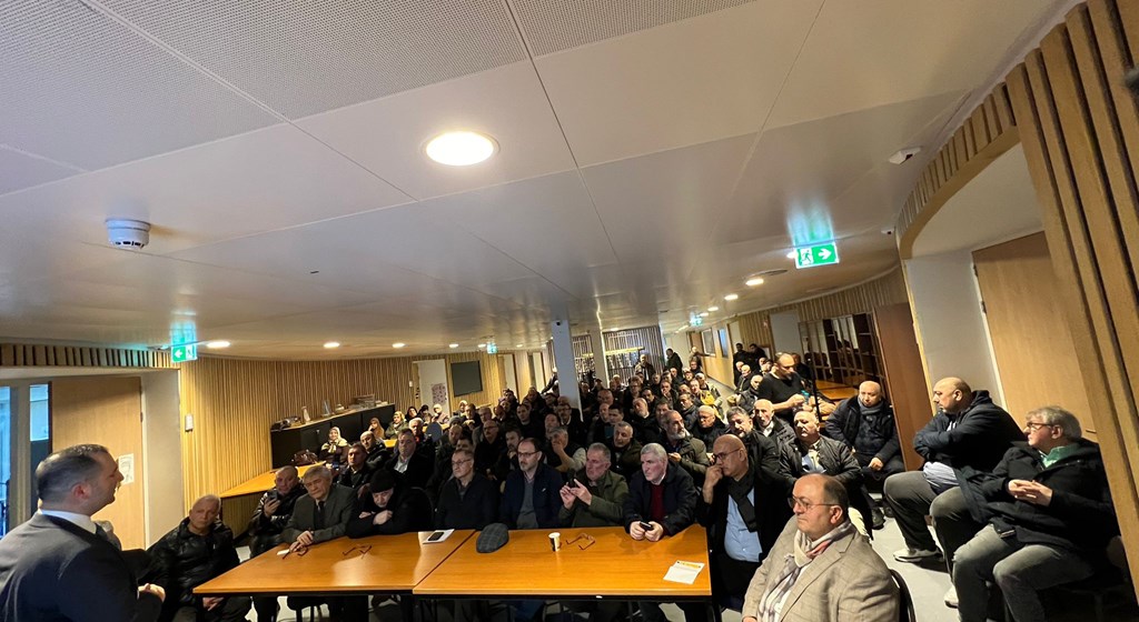 Our Labour and Social Security Attaché’s Office in The Hague met with our citizens at the HDV Ahi Evran Mosque.