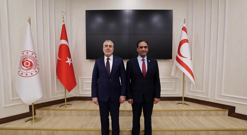 Çalışma ve Sosyal Güvenlik Bakanlığı tarafından düzenlenecek olan “Türk Devletlerinde Çalışma Hayatı ve Sosyal Koruma Uluslararası Konferansı” çerçevesinde Çalışma ve Sosyal Güvenlik Bakanı Prof. Dr. Vedat Işıkhan başkanlığında, Türk Devletlerinde Çalışma Hayatı ve Sosyal Koruma Üst Düzey İstişare Toplantısı düzenlendi.