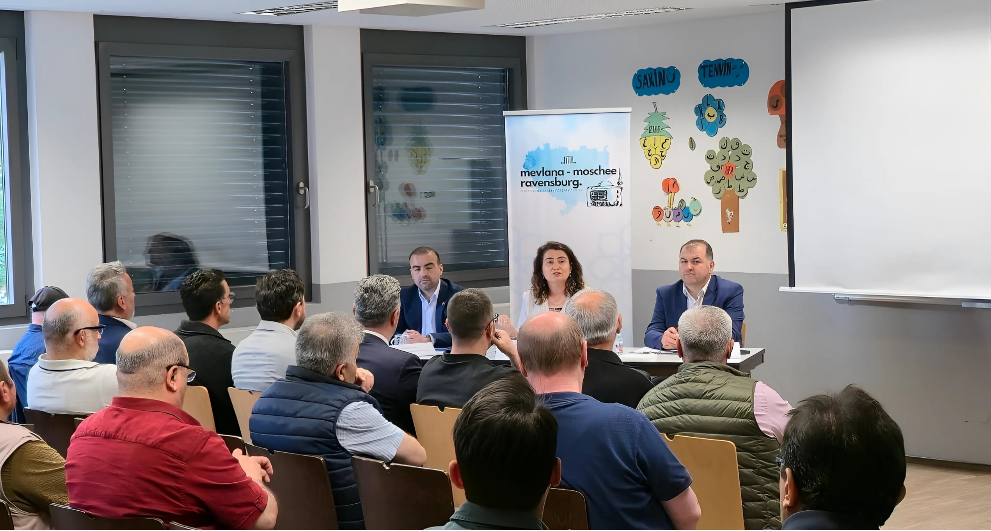 An information meeting for public was organized at the Association of Ravensburg Mevlana Mosque affiliated to Turkish-Islamic Union of the Institute for Religion (DITIB) by our Labour and Social Security Attaché’s Office in Stuttgart on Friday, 16 May 2025.