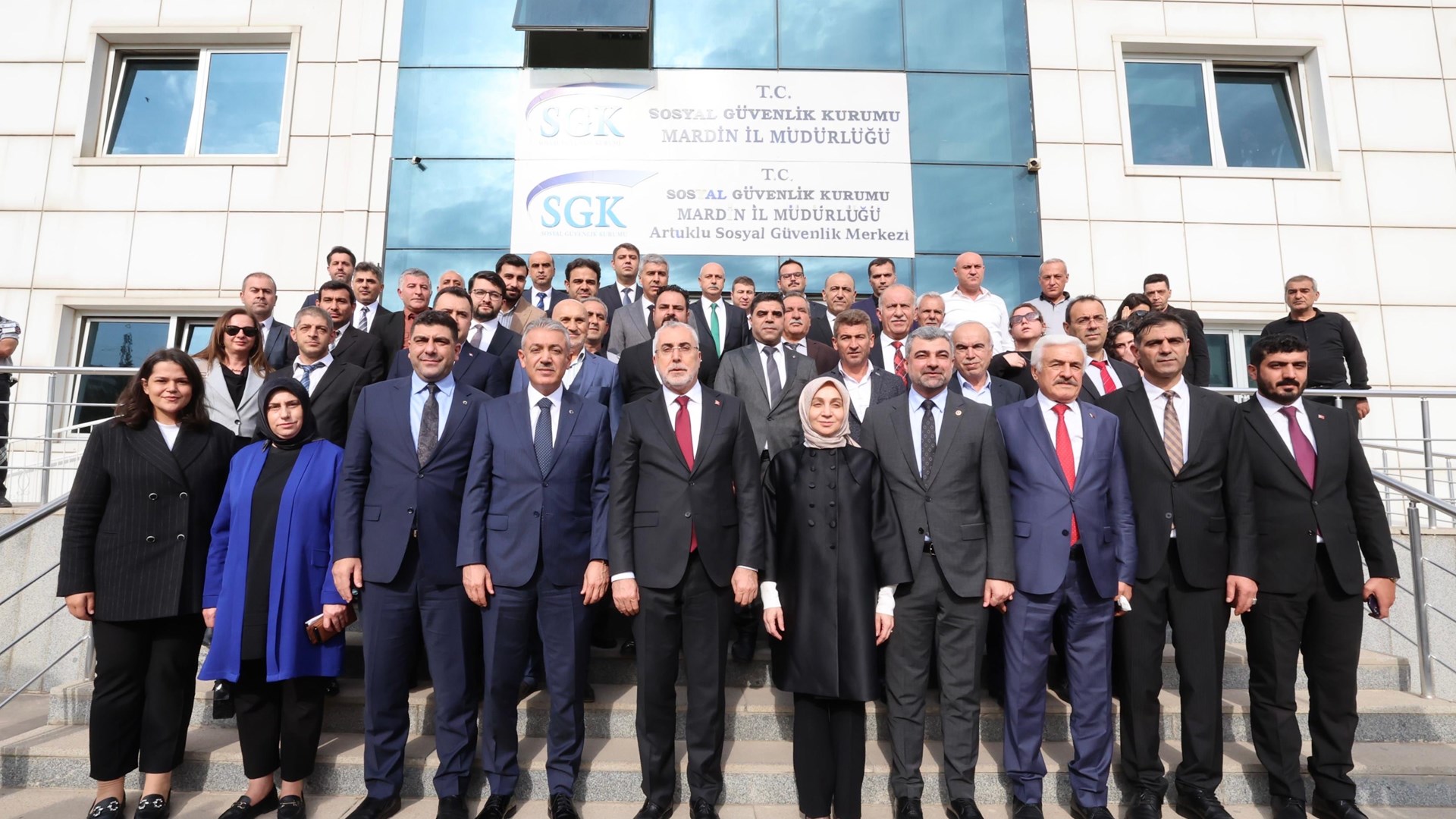 Bakan Işıkhan, Mardin’de Yüzyılın Kadın İstihdamı İş Pozitif Kapanış Programı’na Katıldı