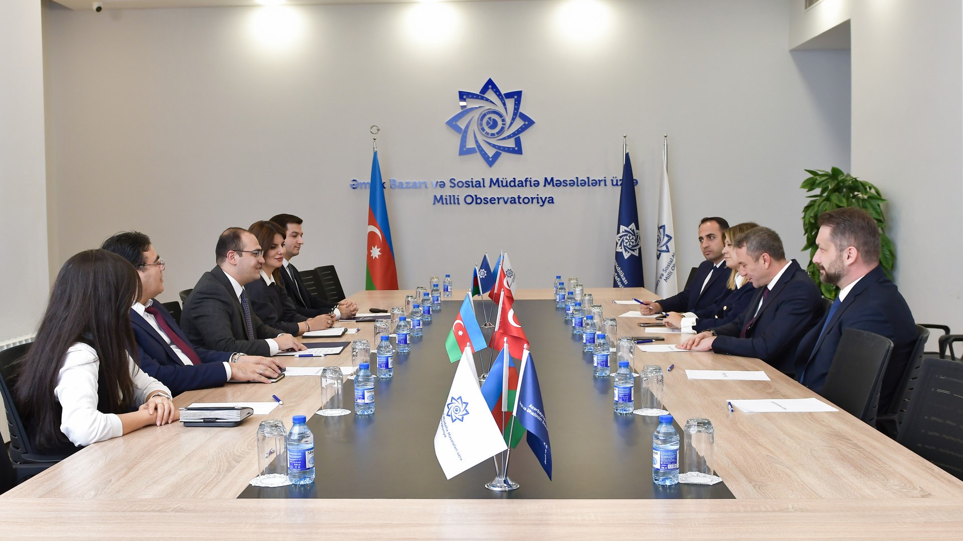 Genel Müdürlüğümüz, 16-19 Aralık 2024 tarihlerinde Azerbaycan’a çalışma ziyareti gerçekleştirdi. İş sağlığı ve güvenliği alanında yürütülecek faaliyetler doğrultusunda gerçekleştirilen ziyaret, çalışma hayatı ve sosyal güvenlik alanlarında da iş birliğini geliştirme yolunda önemli bir adım oldu.