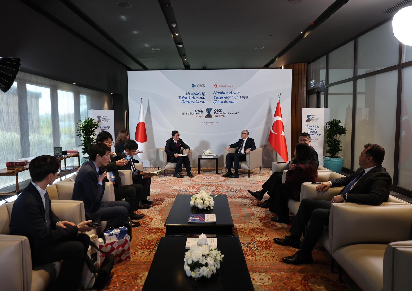 Bakan Işıkhan, OECD 2026 Beceriler Zirvesi Kapsamında İkili Görüşmelerde Bulundu