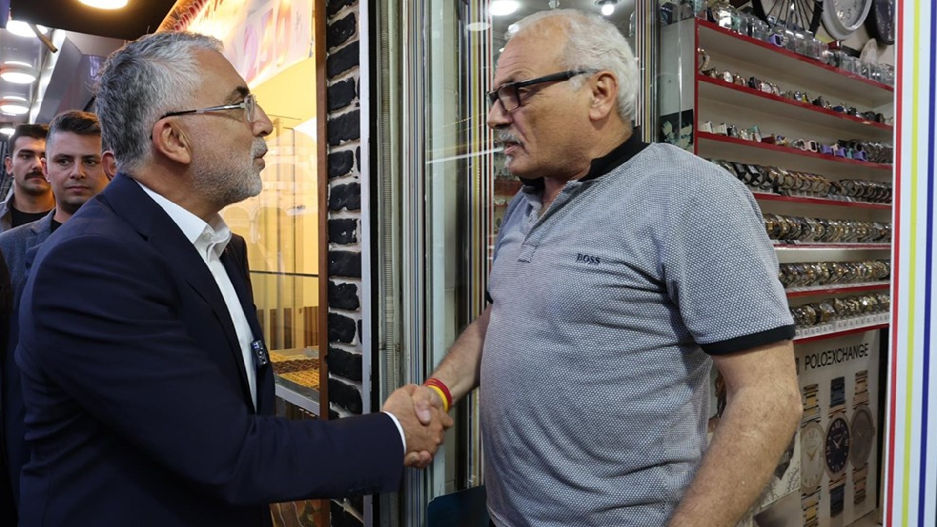 Çalışma ve Sosyal Güvenlik Bakanı Prof. Dr. Vedat Işıkhan, çeşitli ziyaretlerde bulunmak ve AK Parti Düzce İl Danışma Meclisi Toplantısı’na katılmak üzere Düzce’ye gitti.