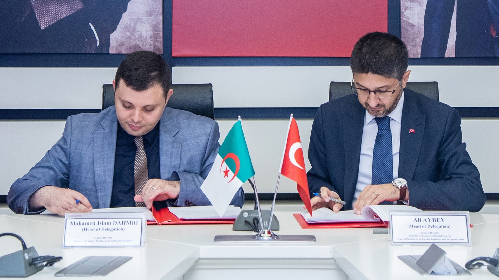Ülkemiz ile Cezayir arasında Sosyal Güvenlik Anlaşması akdedilmesine yönelik müzakerelerin üçüncü turu, 24-26 Haziran 2025 tarihleri arasında Ankara’da gerçekleştirildi.