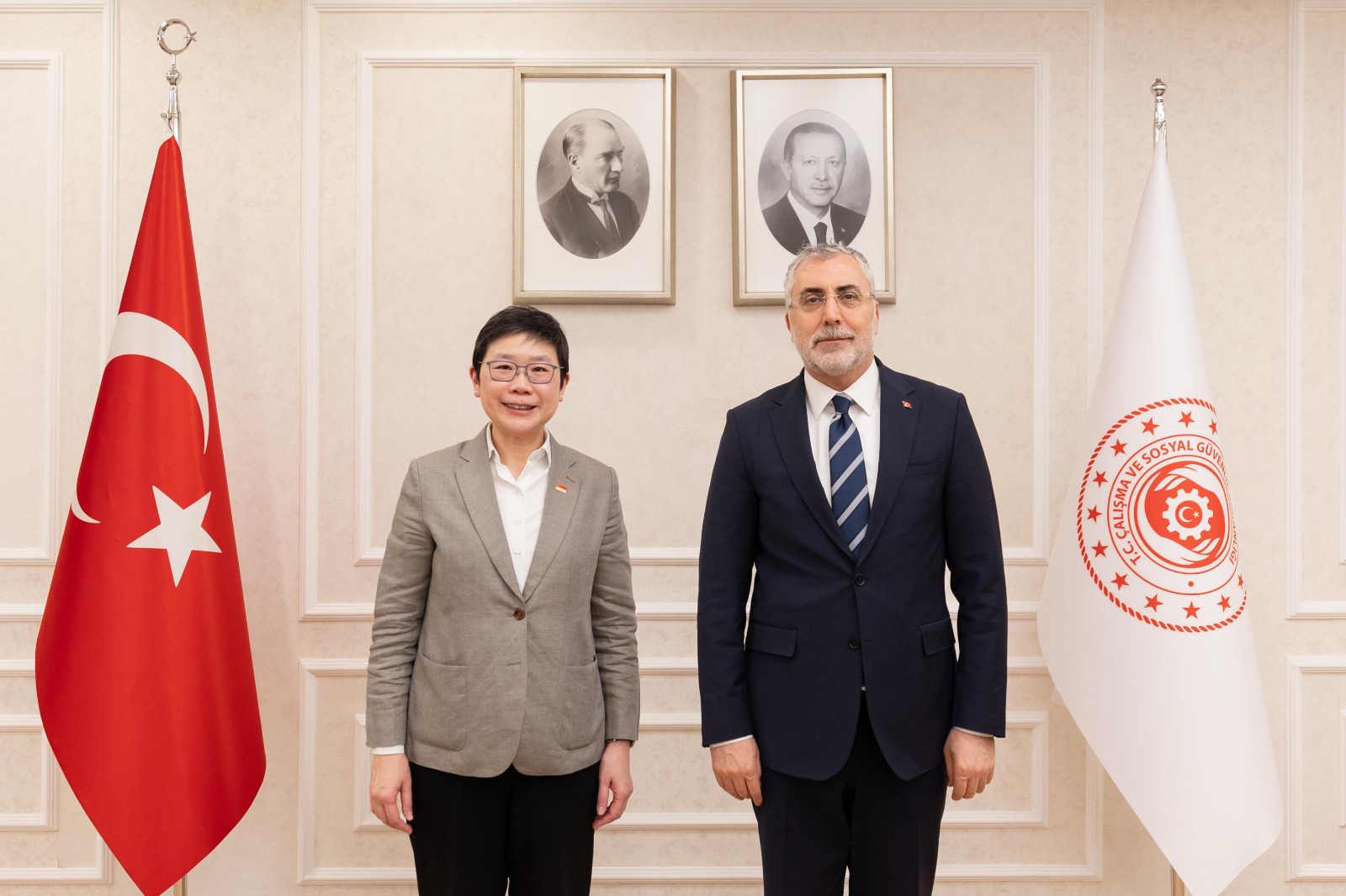 Dostane ve verimli geçen görüşmelerde her dört ülkenin muhatap Bakanlıklarıyla işbirliğinin geliştirilmesi ve ülkelerimiz arasındaki ilişkilere katkı sağlanabilecek hususlar üzerinde istişarelerde bulunuldu.