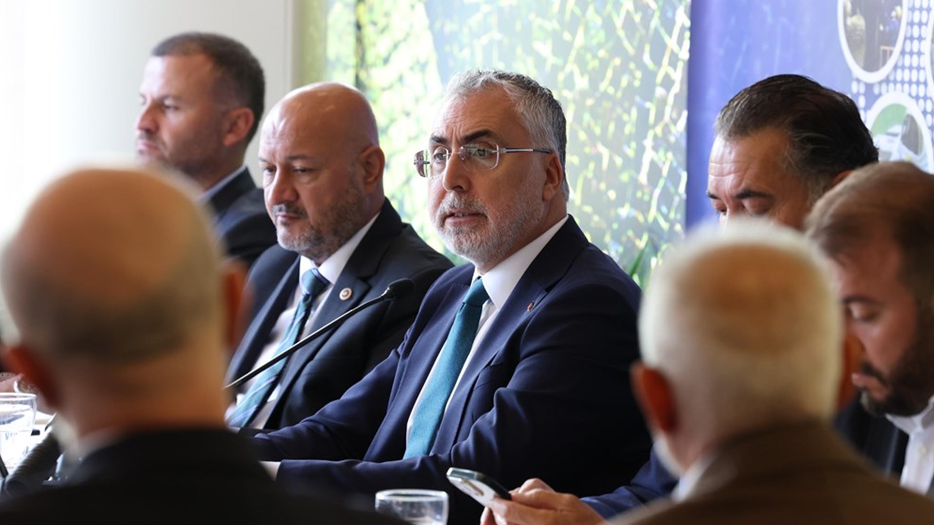 Çalışma ve Sosyal Güvenlik Bakanı Prof. Dr. Vedat Işıkhan, çeşitli temaslarda bulunmak ve programlara katılmak üzere İstanbul’a gitti.