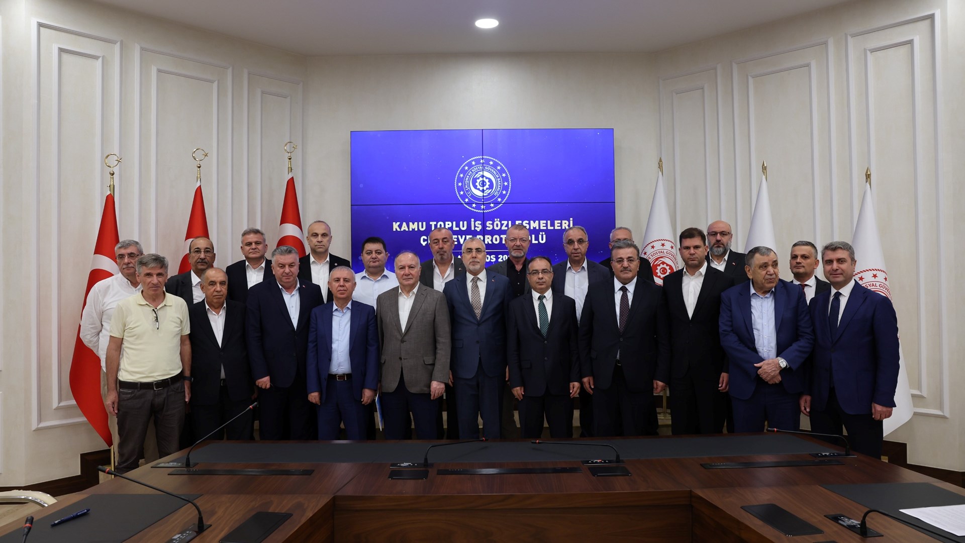 2025-2026 Dönemi Kamu Toplu İş Sözleşmeleri Çerçeve Protokolü İmzalandı