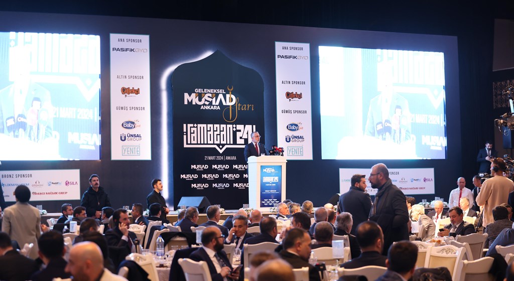 Çalışma ve Sosyal Güvenlik Bakanı Prof. Dr. Vedat Işıkhan, Müstakil Sanayici ve iş Adamları Derneği’nin (MÜSİAD) İftar Programı’na katıldı.