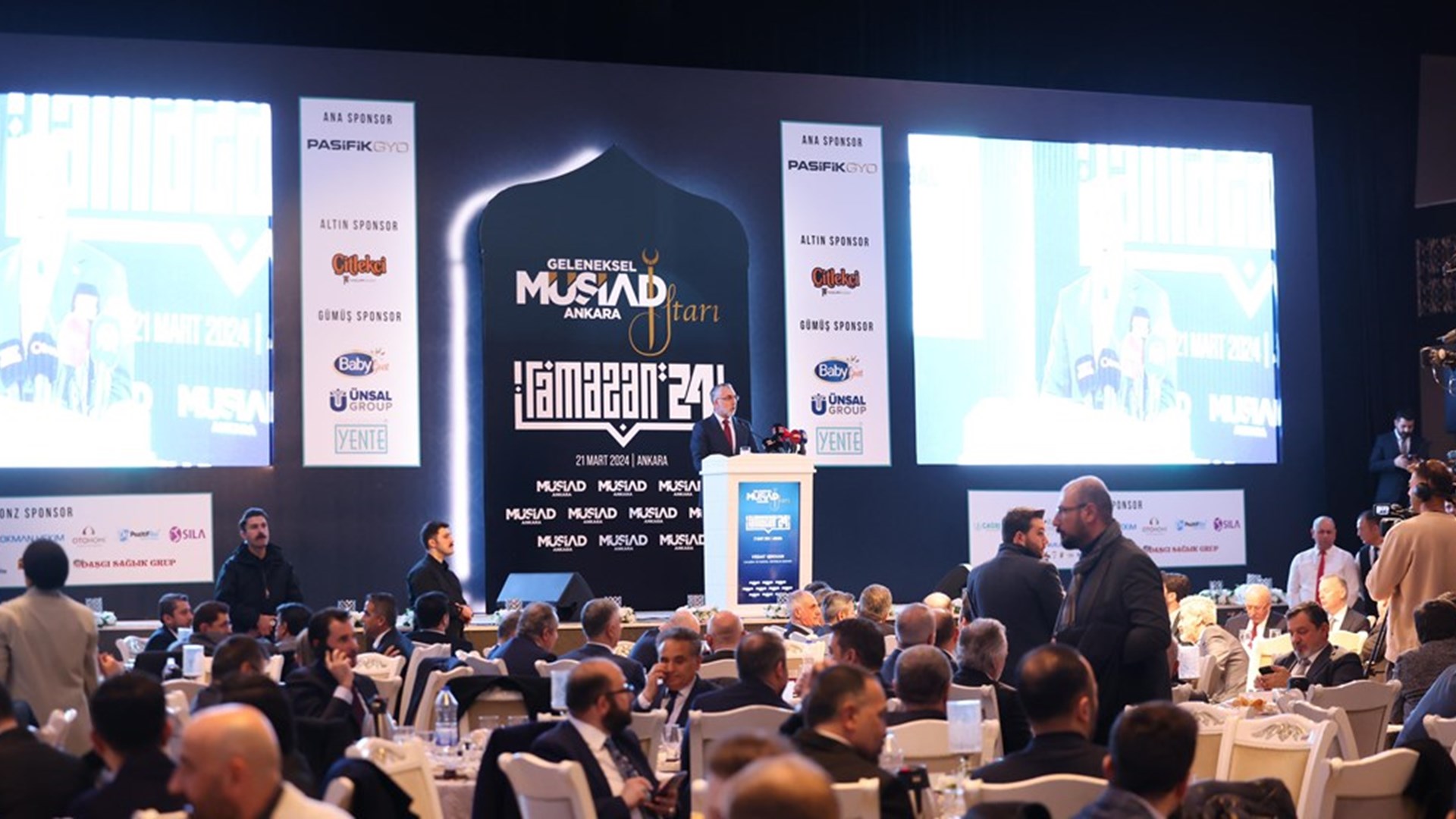 Çalışma ve Sosyal Güvenlik Bakanı Prof. Dr. Vedat Işıkhan, Müstakil Sanayici ve iş Adamları Derneği’nin (MÜSİAD) İftar Programı’na katıldı.