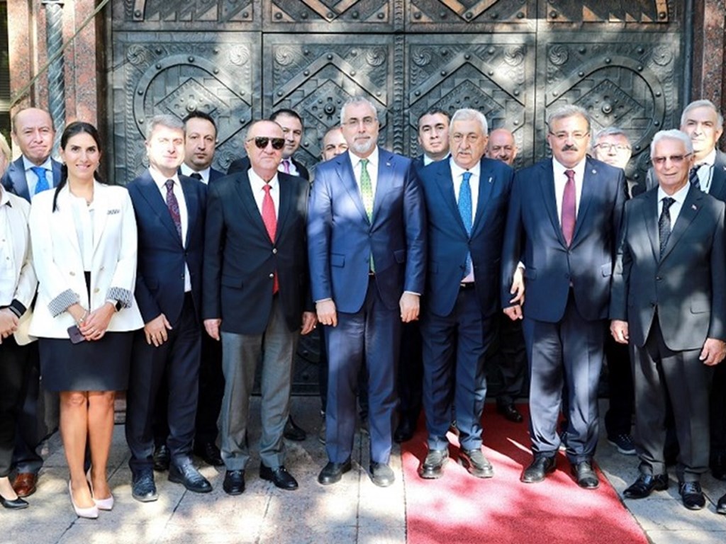 Minister Işıkhan visited TESK President Bendevi Palandöken