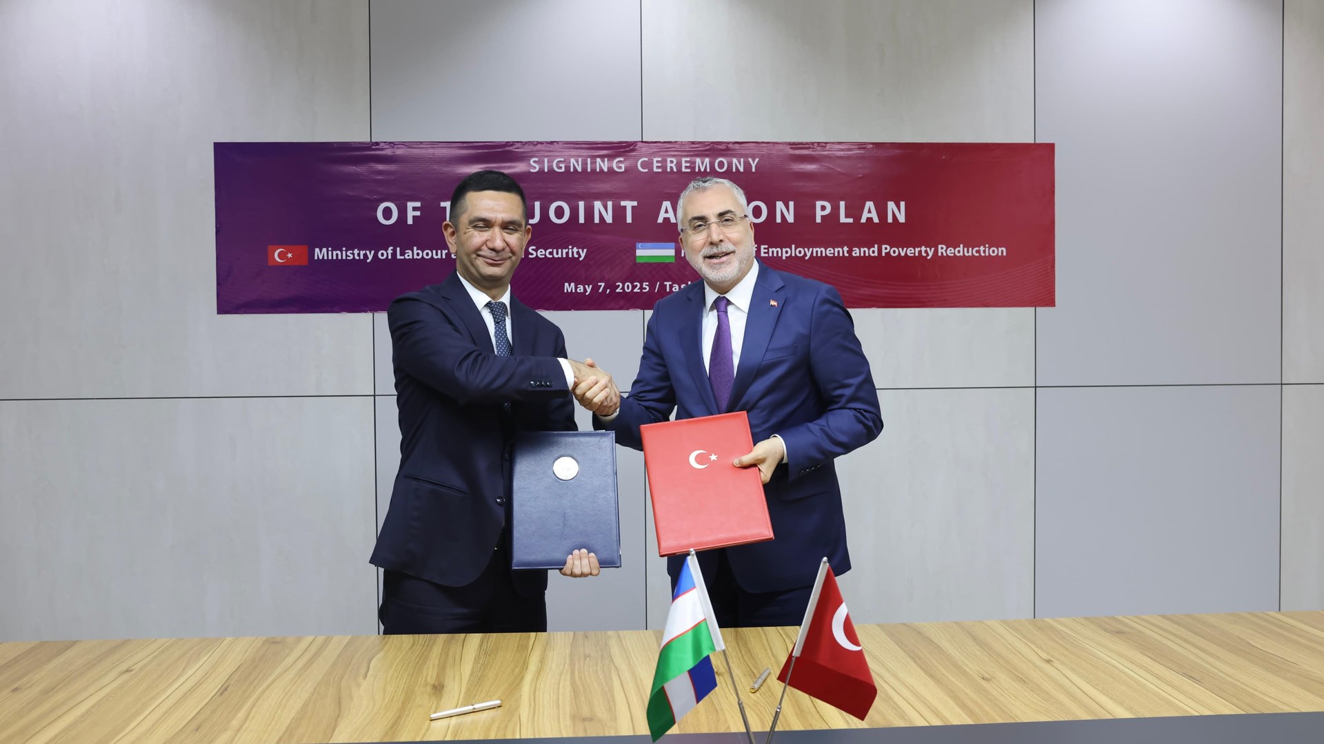 Bakan Işıkhan, Özbekistan’da Temaslarda Bulundu