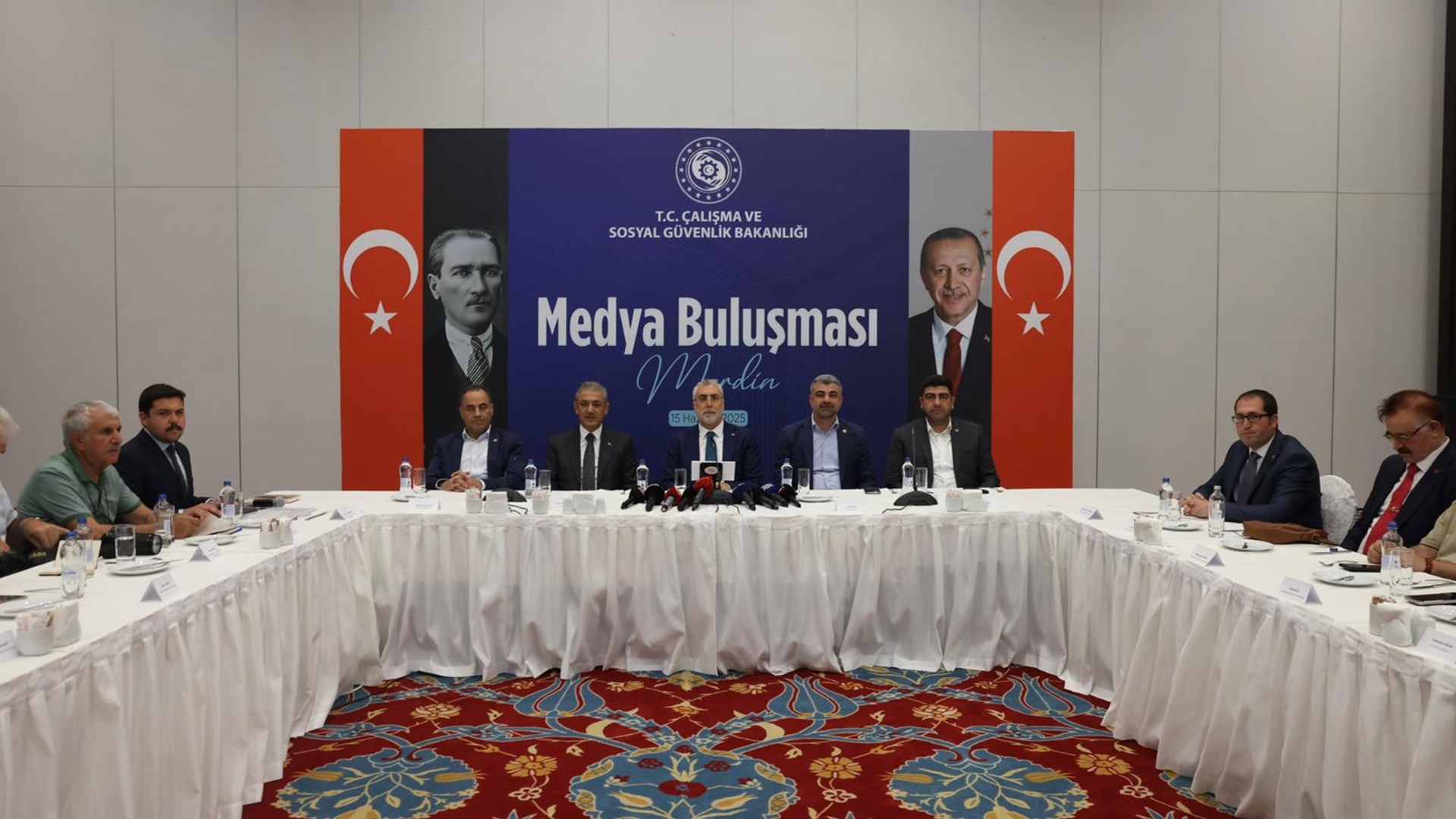 Bakan Işıkhan, Mardin’de Temaslarda Bulundu
