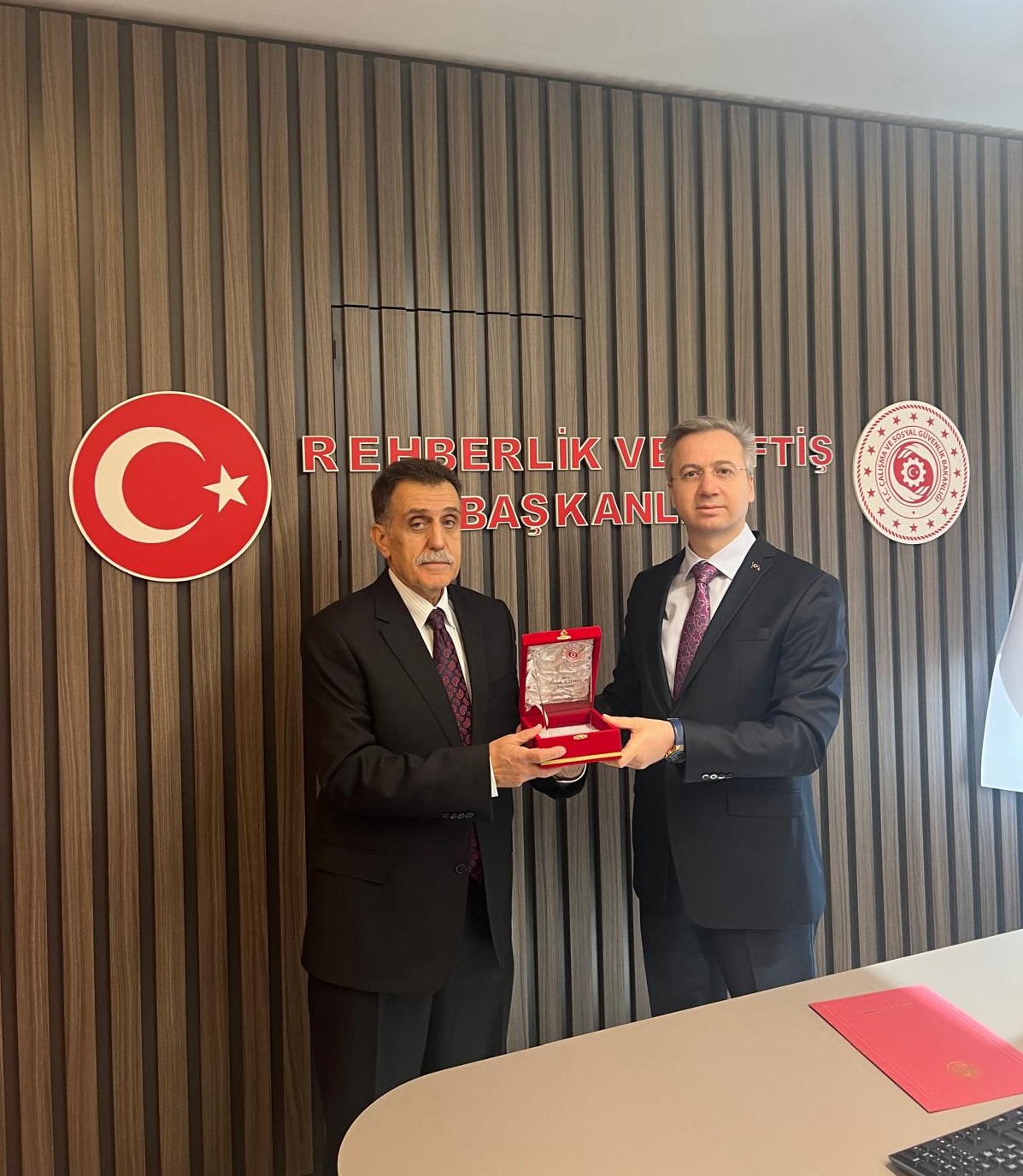 Emekliye Ayrılan İş Başmüfettişi İçin Plaket ve Sertifika Töreni Düzenlendi