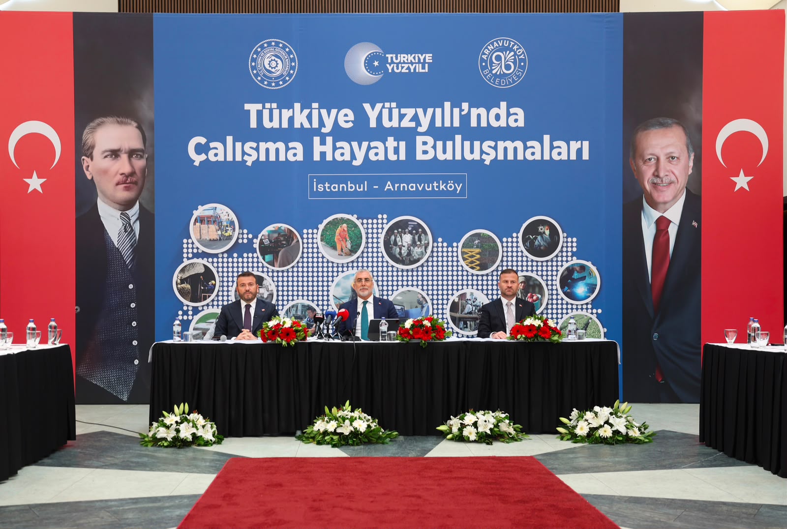 Çalışma ve Sosyal Güvenlik Bakanı Prof. Dr. Vedat Işıkhan, çeşitli ziyaretlerde bulunmak ve programlara katılmak üzere İstanbul’a gitti.