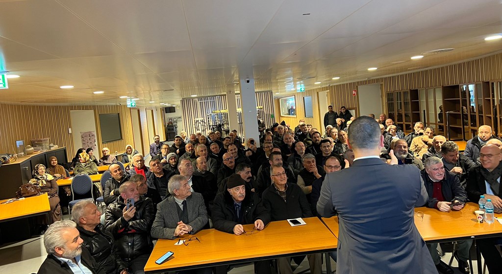 Our Labour and Social Security Attaché’s Office in The Hague met with our citizens at the HDV Ahi Evran Mosque.