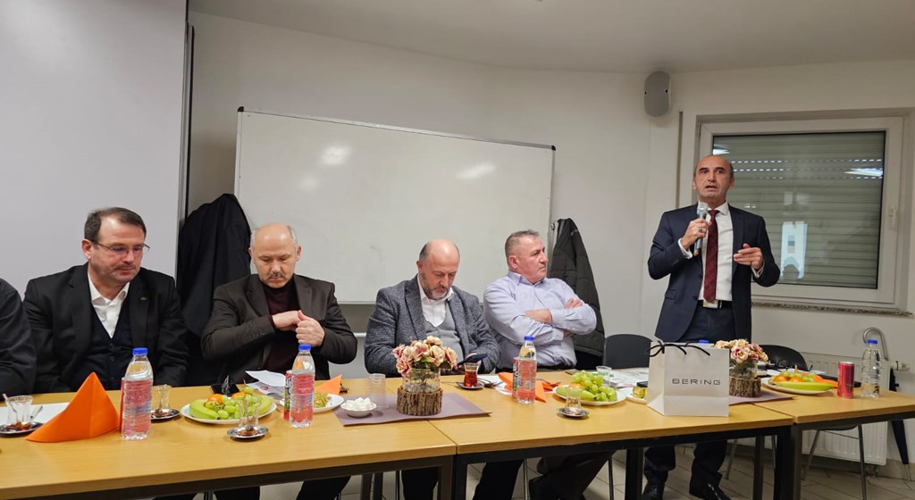 Our Labour and Social Security Attaché’s Office in Cologne met with our citizens in the Association of DITIB (Turkish-Islamic Union of the Institution for Religion) Königswinter Mosque.