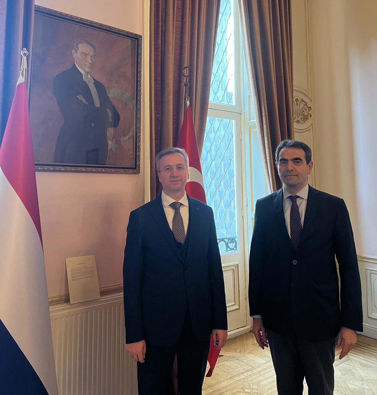 Berlin ve Lahey Büyükelçilikleri ziyaret edildi. 