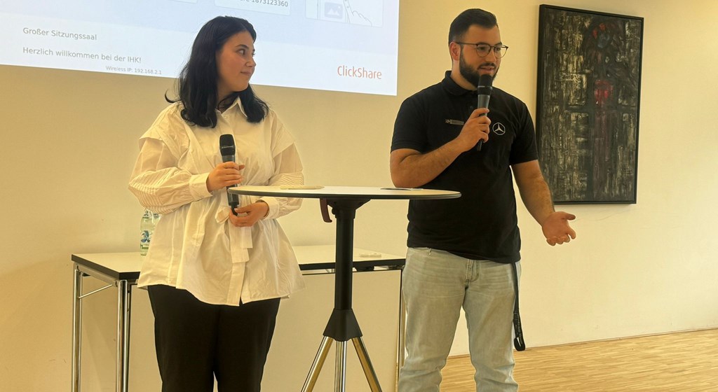 In the run-up to the summer holidays, the Stuttgart Attaché Office for Labour and Social Security provided young people and their parents with comprehensive information on post-school vocational training and higher education options.