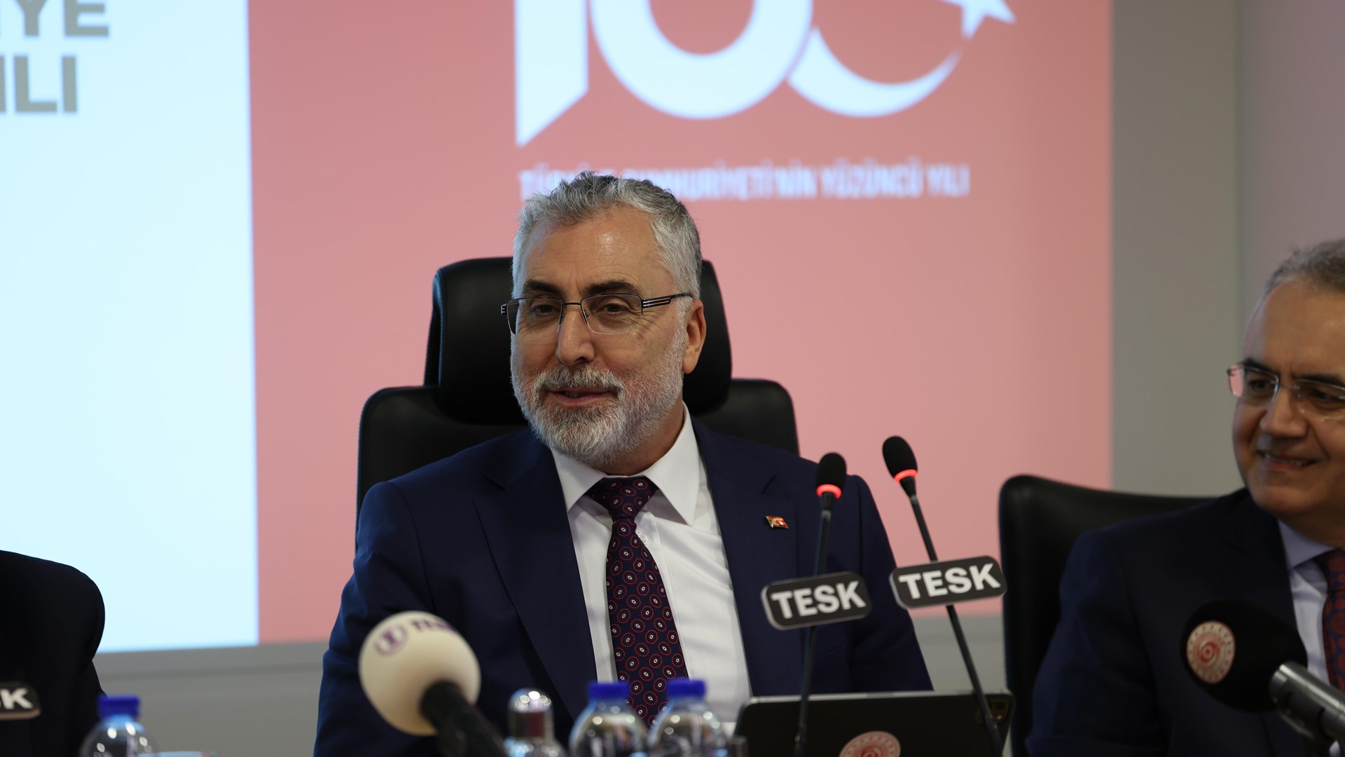 Çalışma ve Sosyal Güvenlik Bakanı Prof. Dr. Vedat Işıkhan, Türkiye Esnaf ve Sanatkarları Konfederasyonu’nun (TESK) Aylık İstişare Toplantısına katıldı.