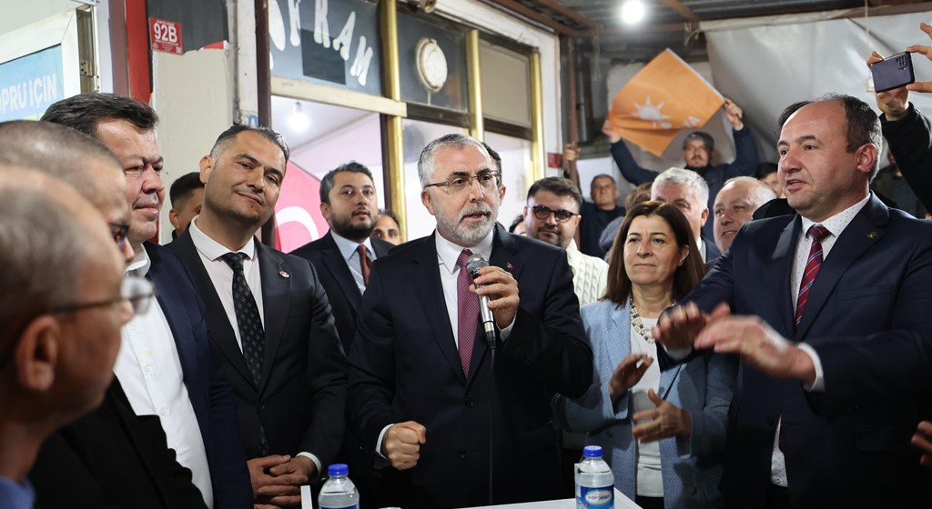 Çalışma ve Sosyal Güvenlik Bakanı Prof. Dr. Vedat Işıkhan, çeşitli temaslarda bulunak ve programlara katılmak üzere Tekirdağ ve Edirne illerini ziyaret etti.