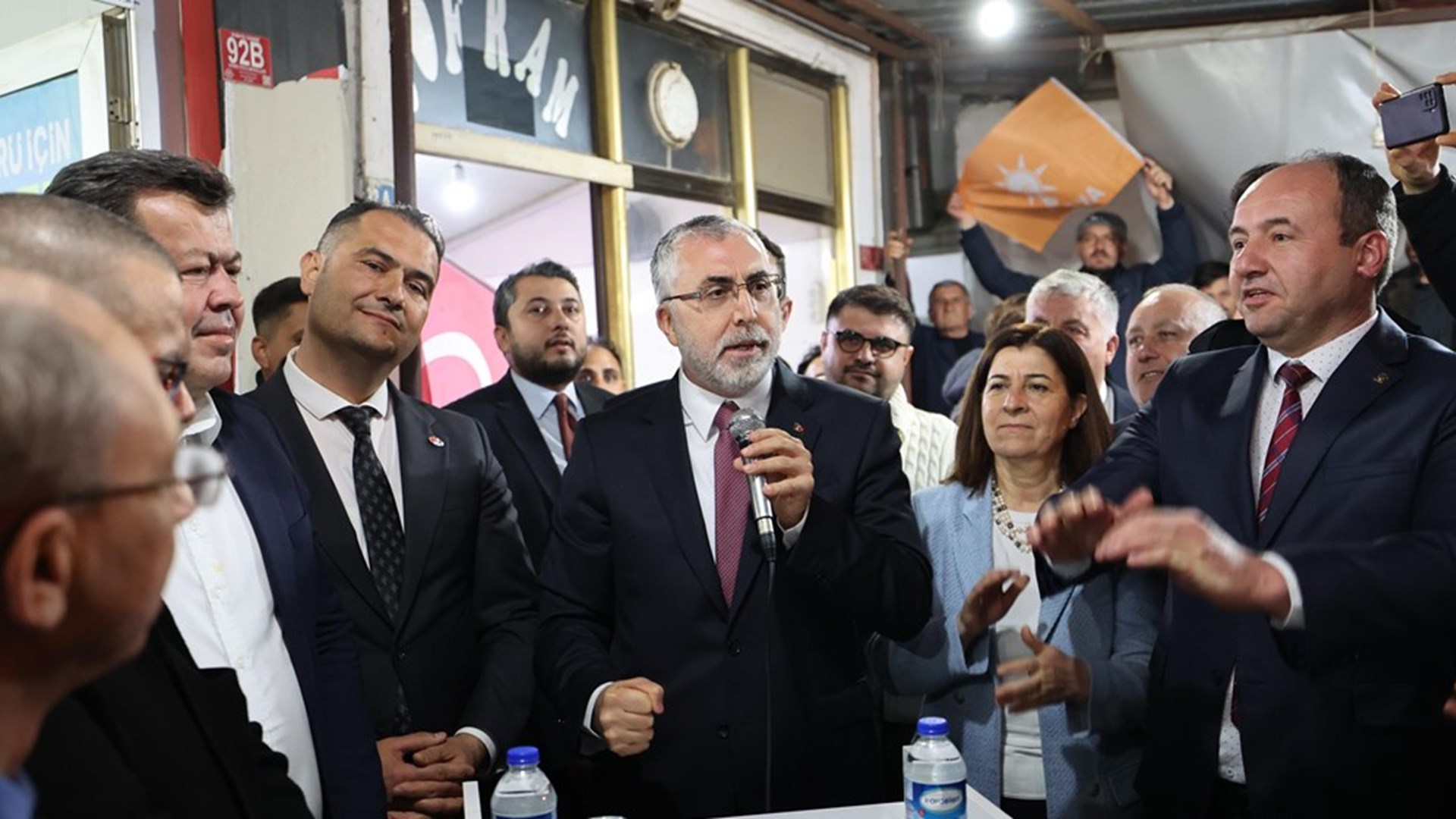 Çalışma ve Sosyal Güvenlik Bakanı Prof. Dr. Vedat Işıkhan, çeşitli temaslarda bulunak ve programlara katılmak üzere Tekirdağ ve Edirne illerini ziyaret etti.