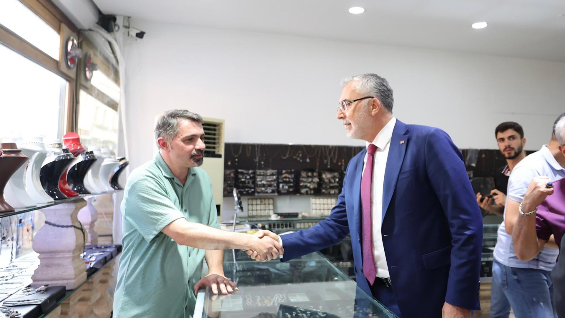 Bakan Işıkhan, Mardin’de Temaslarda Bulundu