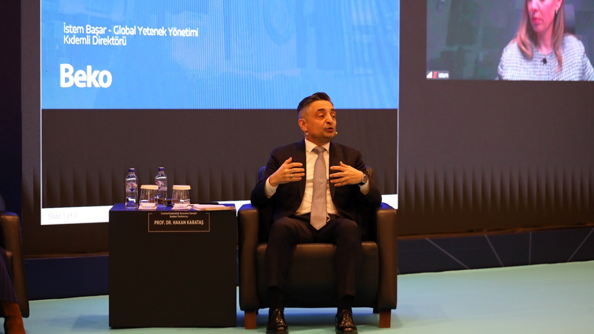 20 Şubat Dünya Sosyal Adalet Günü vesilesiyle, Bakanlığımızın öncülüğünde ve Küresel Sosyal Adalet Koalisyonu kapsamında düzenlenen “Dijitalleşme ve Yeşil Dönüşüm Çerçevesinde Sosyal Adalet Forumu” geniş katılımla gerçekleştirildi. Forum, Türkiye İşveren Sendikaları Konfederasyonu (TİSK), Türkiye İşçi Sendikaları Konfederasyonu (TÜRK-İŞ), Memur Sendikaları Konfederasyonu (MEMUR-SEN) ve Türkiye Kamu Çalışanları Sendikaları Konfederasyonu (KAMU-SEN) işbirliğiyle düzenlendi.